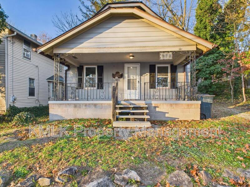 Akron House: 973 Harrison Ave