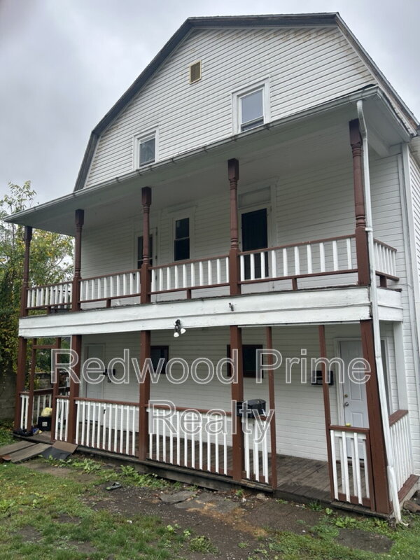 Johnstown Condo: 901 Coleman Avenue