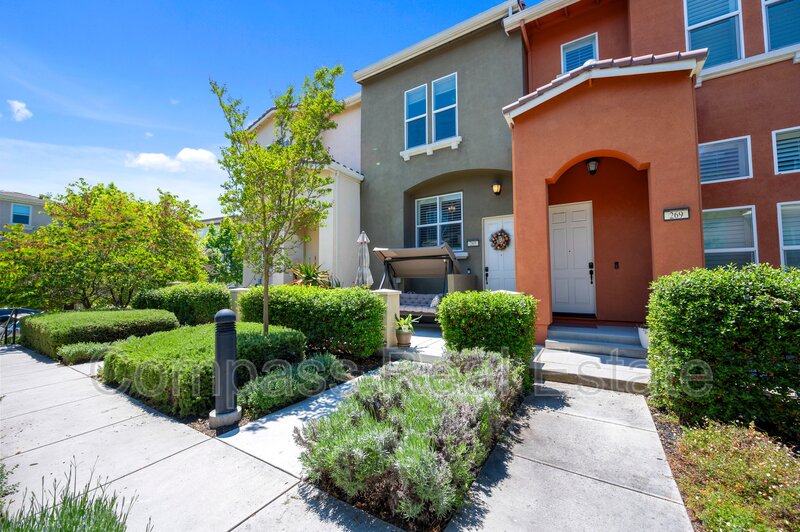 San Jose House: 265 Esfahan Ct