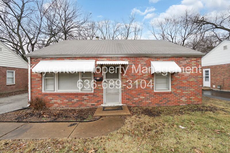 Florissant House: 1045 N New Florissant Rd
