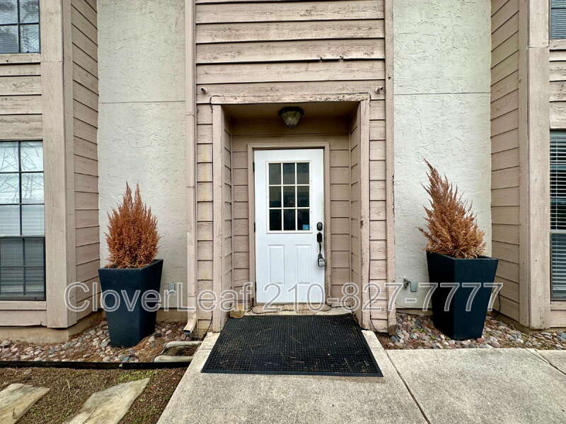 San Antonio Condo: 10561 Starcrest Dr