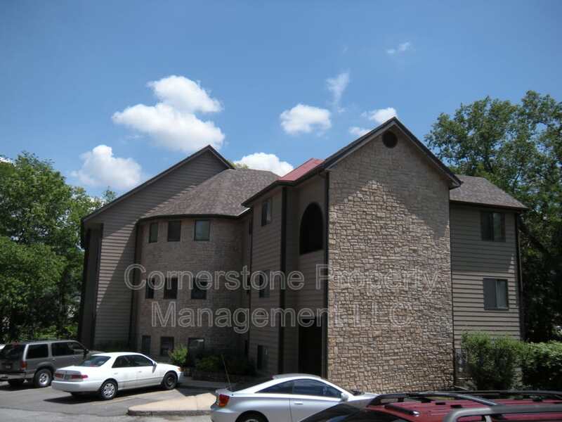 Lawrence Condo: 1000 Emery Rd - L06