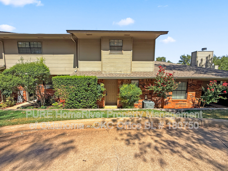 Edmond Townhome: 1825 Hunters Ridge Rd