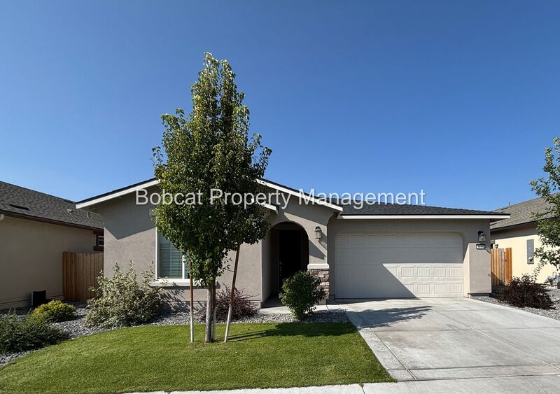 Minden House: 1120 Dapple Dr