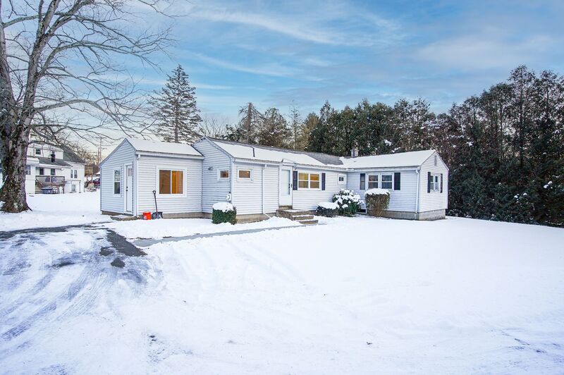 West Springfield House: 2403 Westfield St