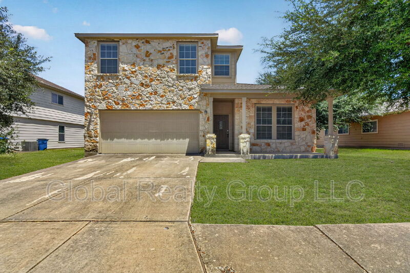 Selma House: 16222 Galloping Oak
