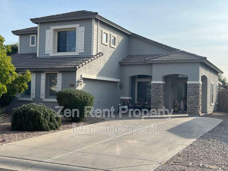 San Tan Valley House: 2541 W Canyon Way