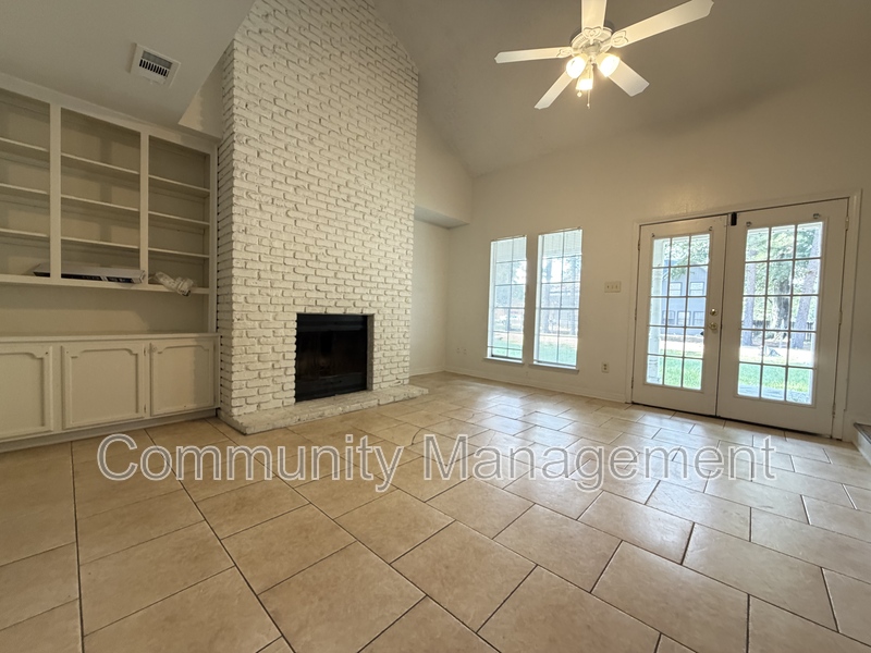 Baton Rouge Condo: 3417 King Bradford Dr