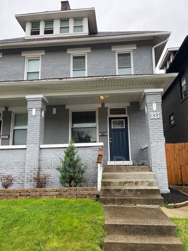 Columbus House: 931-933 E. Whittier Street