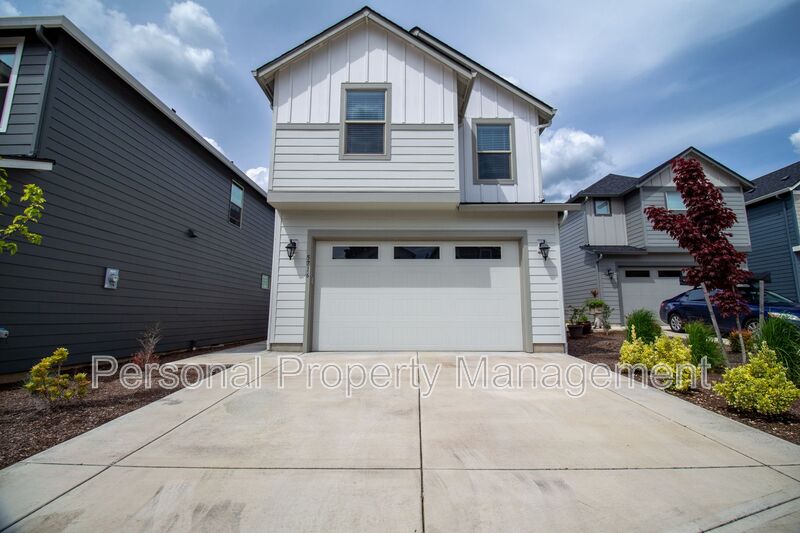 Vancouver House: 5716 NE 58th Way