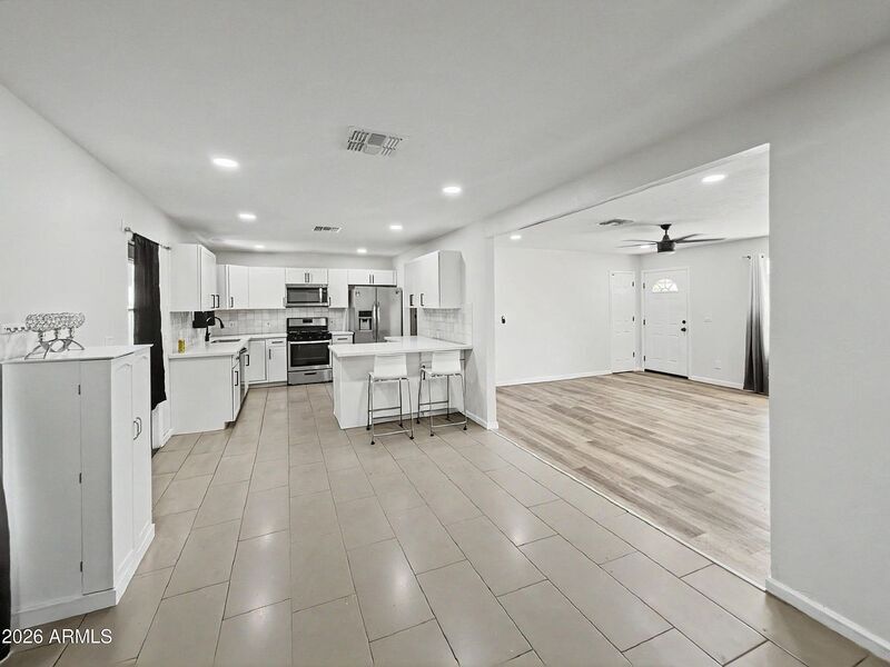 Tempe House: 1542 W 5TH PL