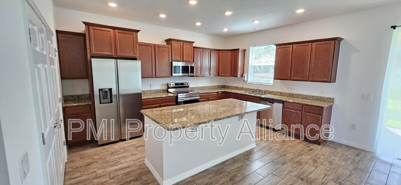 Kissimmee House: 365 Blue Lake Cir