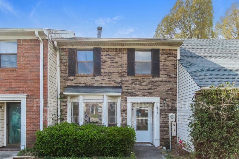 Birmingham House: 2258 Cheshire Drive