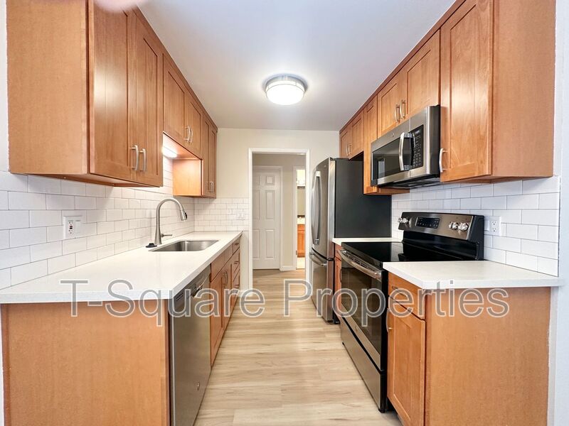 Kirkland Apartment: 325 5th Ave S