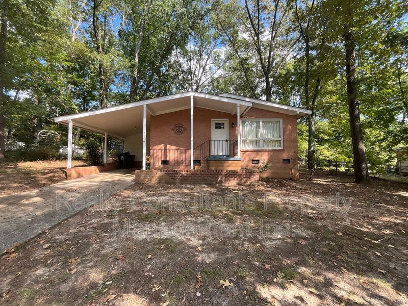 Greensboro House: 2706 Wynnewood Drive