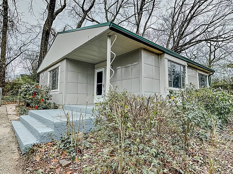 Atlanta House: 832 Burchill St SW
