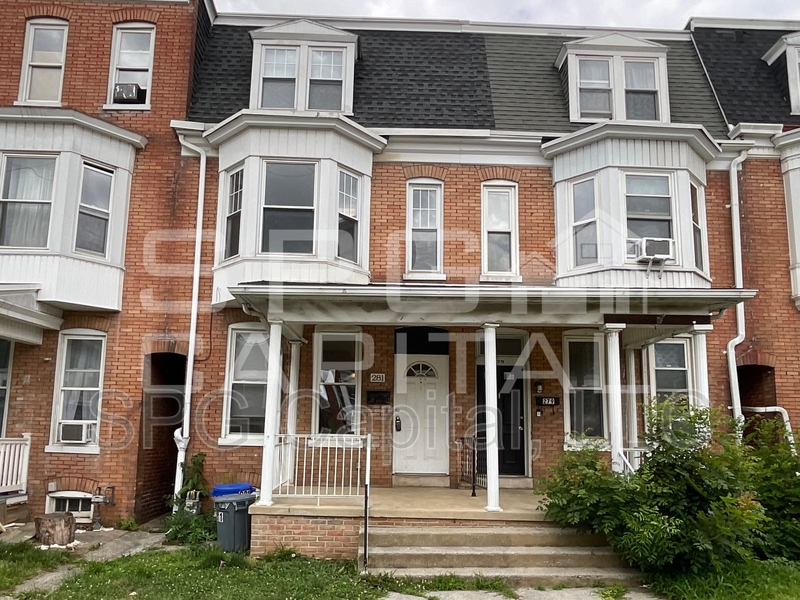 York House: 281 W Jackson St