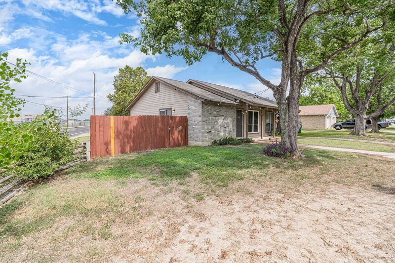 San Antonio House: 5207 Gawain Drive
