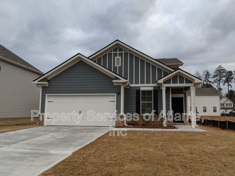 Fairburn House: 7594 Rudder Cir