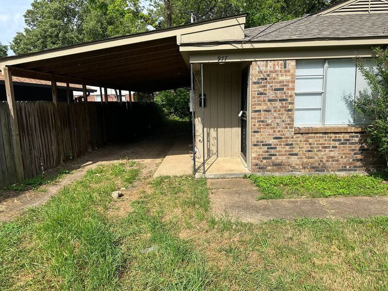Memphis House: 977 Pope St