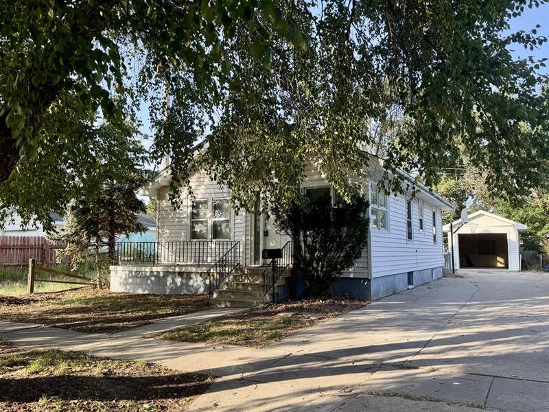 Grand Island House: 1214 N Lincoln St