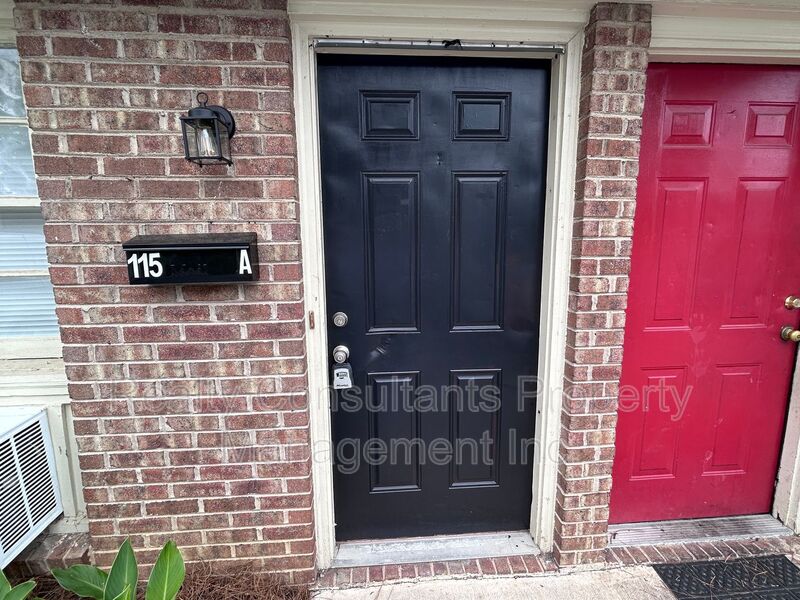 Thomasville House: 115 Cox Avenue