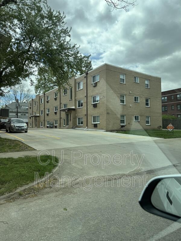 Champaign Condo: 713 W CHURCH ST.