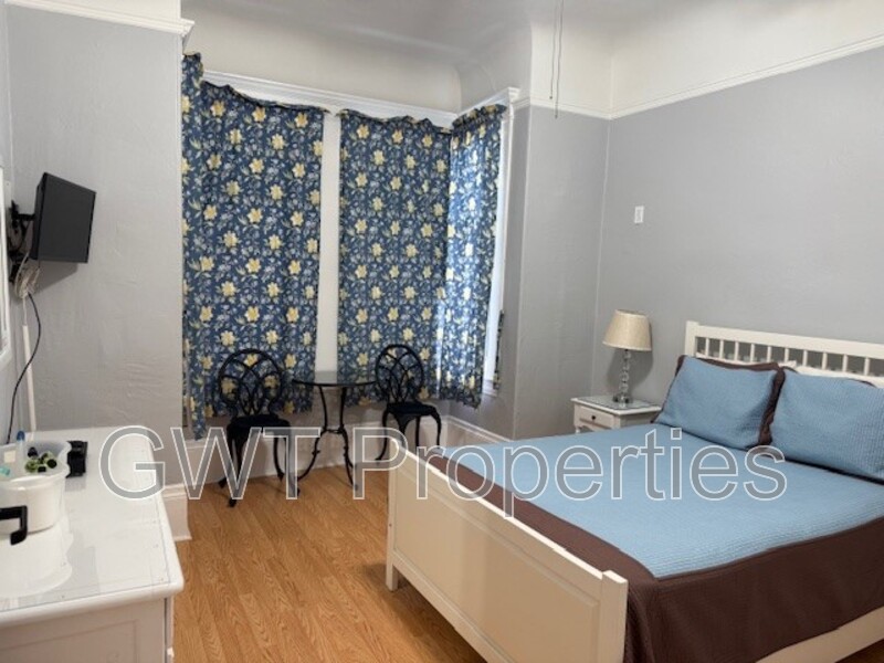 San Francisco House: 412 Hayes Street - 611