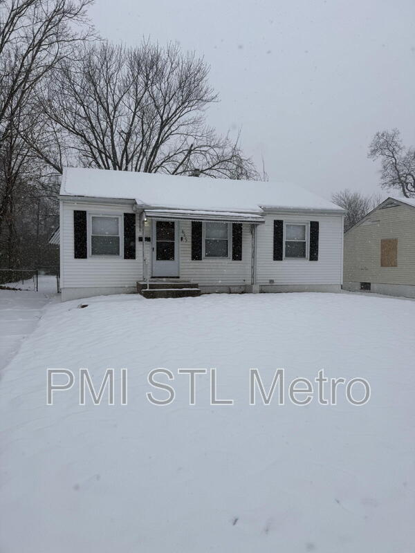 St. Louis House: 10327 Renfrew Dr