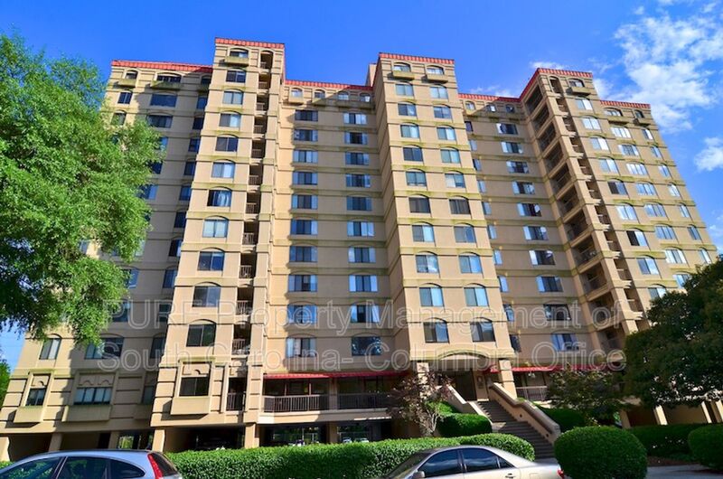 Columbia House: 1600 Park Cir