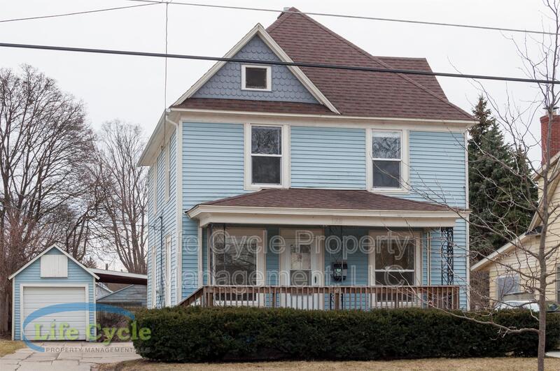 Grand Rapids House: 138 Travis St NE