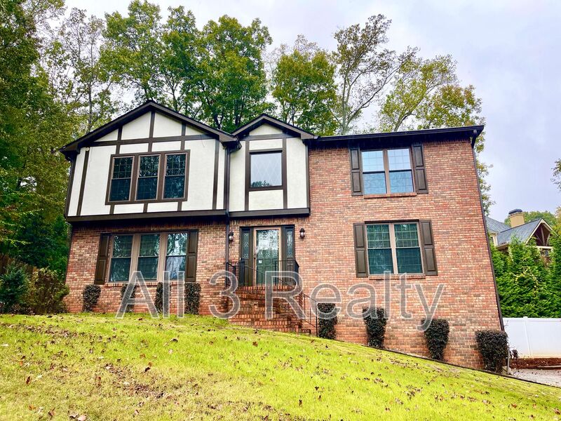 Smyrna House: 4059 Charleston Court SE