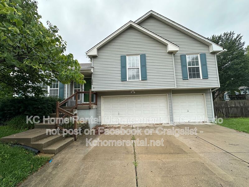 Lee's Summit House: 1224 SE. Princeton Dr.