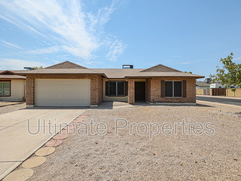 Glendale House: 5357 W Cholla St